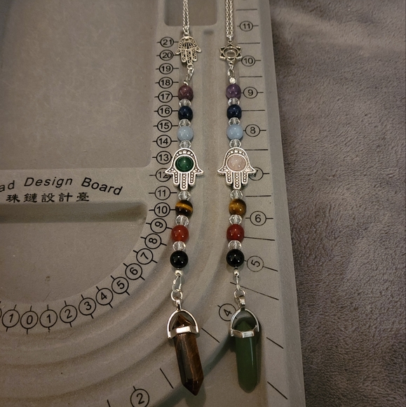 Handmade 7 Chakra rear view mirror accessory with Tiger's Eye pendant - Picture 2 of 2